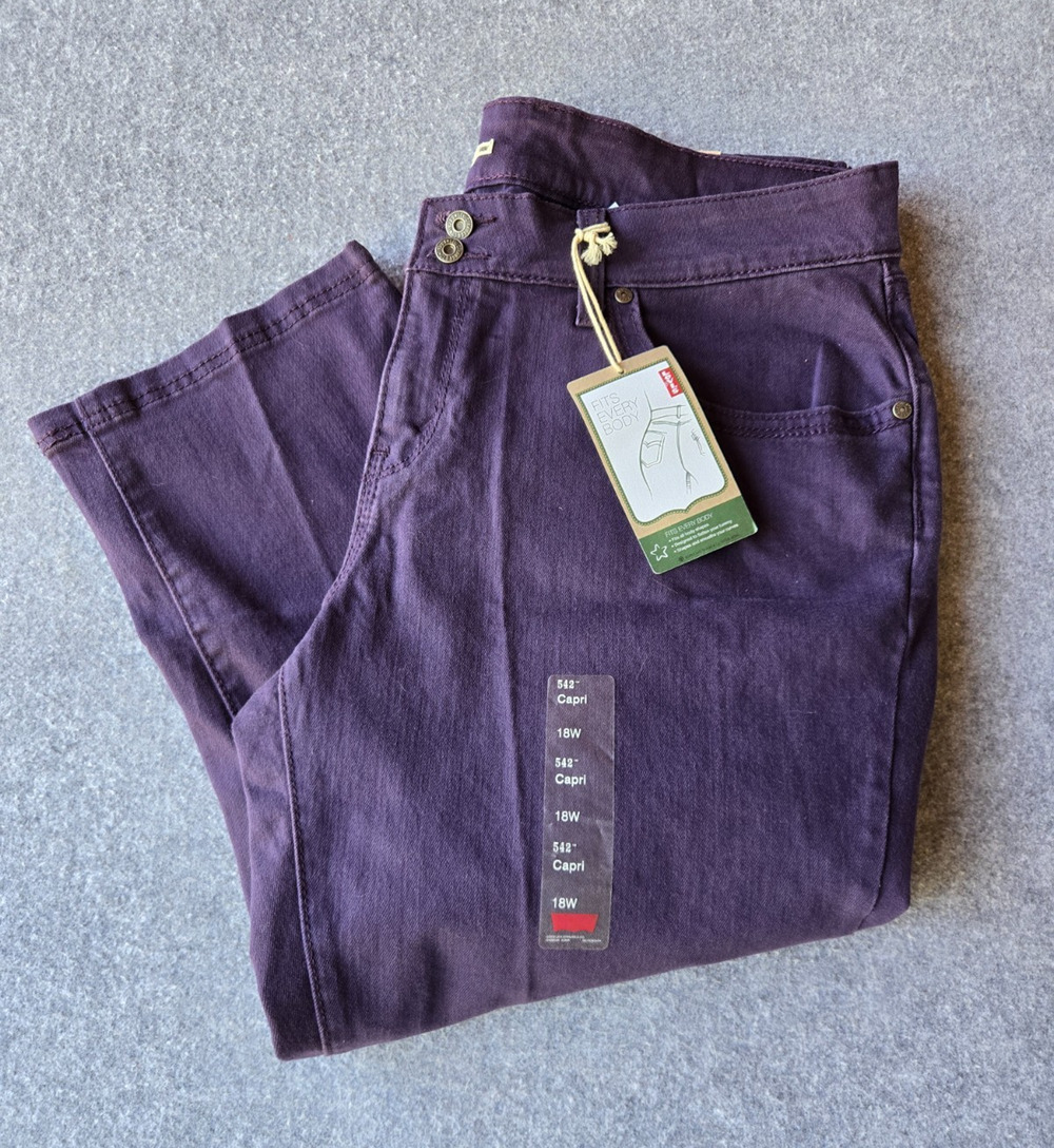 Levis 542 Women's Jeans Fit Every Body Capri Length Purple Stretch Size 18W